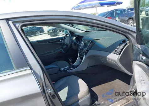 2014 Hyundai Sonata Se z USA, uszkodzony, nr VIN 5NPEC4AC5EH864033